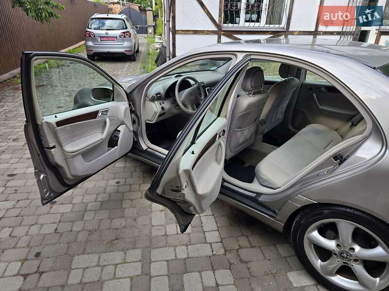 Седан Mercedes-Benz C-Class 2004 в Полтаве