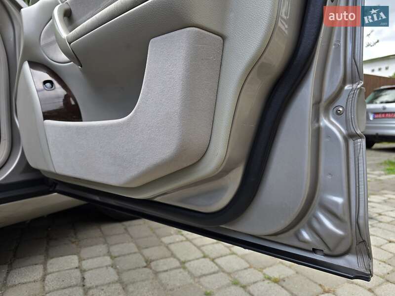 Седан Mercedes-Benz C-Class 2004 в Полтаве