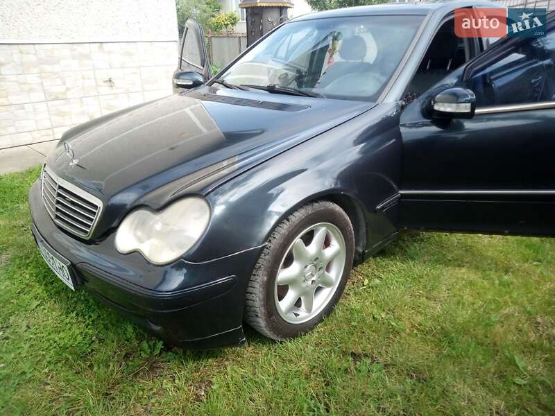 Седан Mercedes-Benz C-Class 2001 в Ивано-Франковске