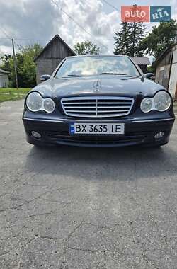 Седан Mercedes-Benz C-Class 2004 в 