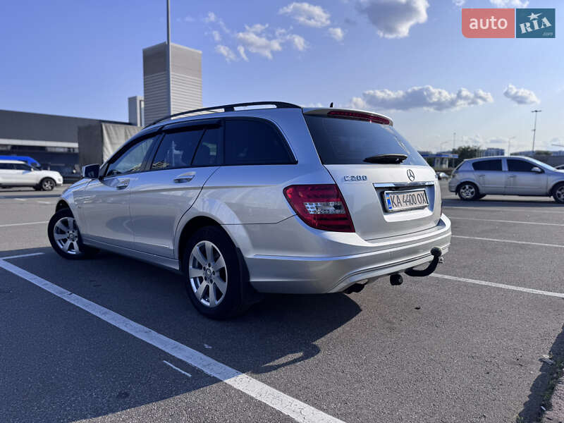 Универсал Mercedes-Benz C-Class 2013 в Киеве