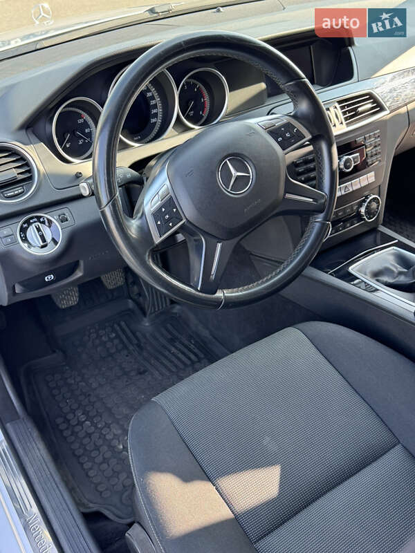 Универсал Mercedes-Benz C-Class 2013 в Киеве