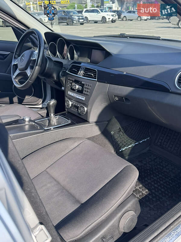 Универсал Mercedes-Benz C-Class 2013 в Киеве