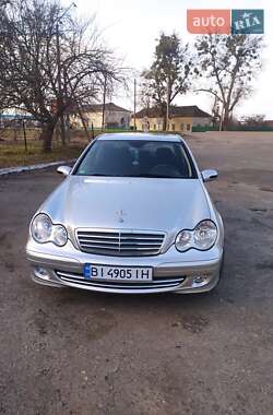 Седан Mercedes-Benz C-Class 2005 в Гадяче
