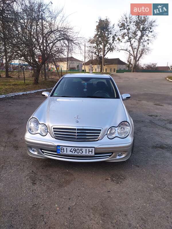 Седан Mercedes-Benz C-Class 2005 в Гадячі