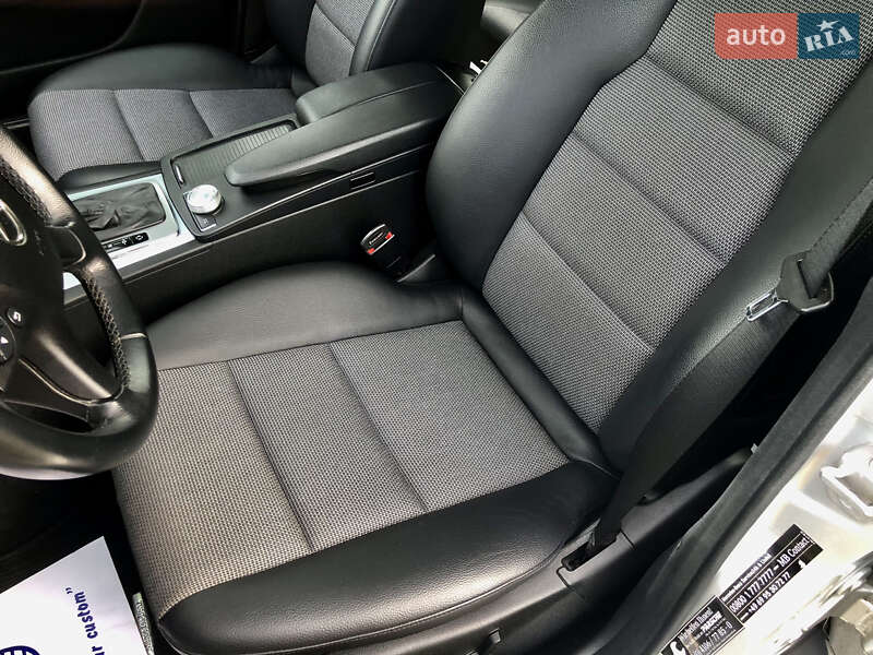 Седан Mercedes-Benz C-Class 2010 в Черновцах