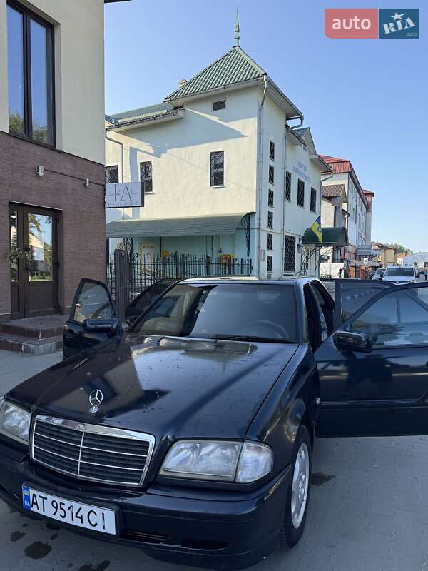 Седан Mercedes-Benz C-Class 2000 в Болехове