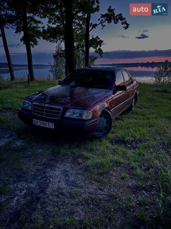 Седан Mercedes-Benz C-Class 1997 в 