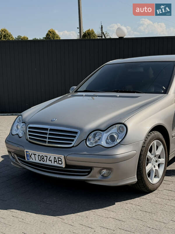 Седан Mercedes-Benz C-Class 2005 в Долині