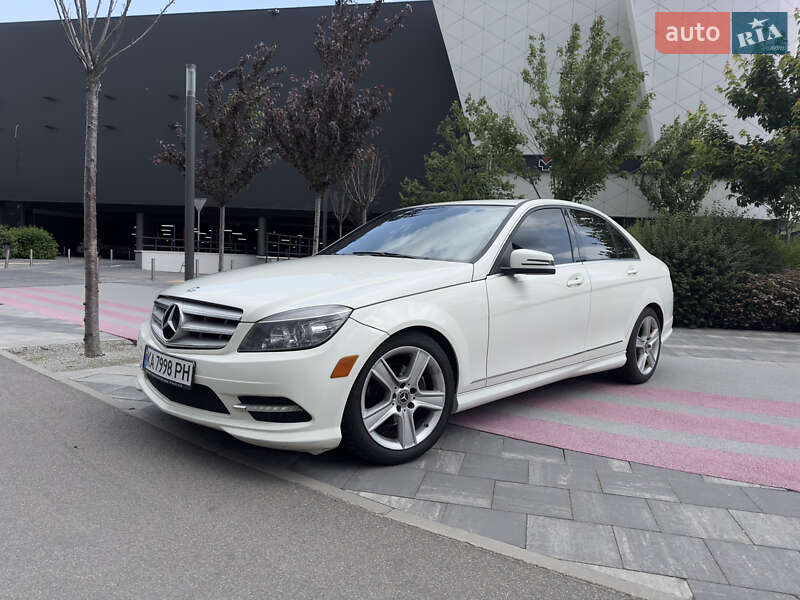 Седан Mercedes-Benz C-Class 2010 в 