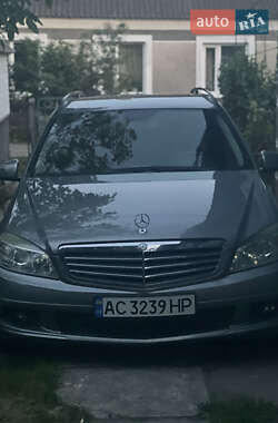 Универсал Mercedes-Benz C-Class 2010 в Луцке