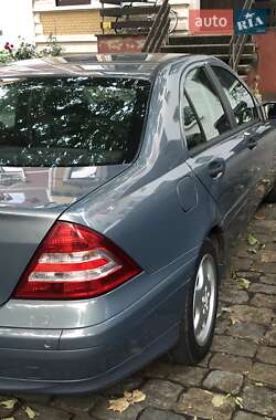 Седан Mercedes-Benz C-Class 2004 в 