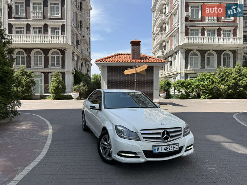 Седан Mercedes-Benz C-Class 2011 в 