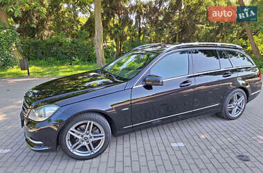 Універсал Mercedes-Benz C-Class 2012 в 