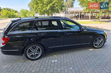 Універсал Mercedes-Benz C-Class 2012 в 