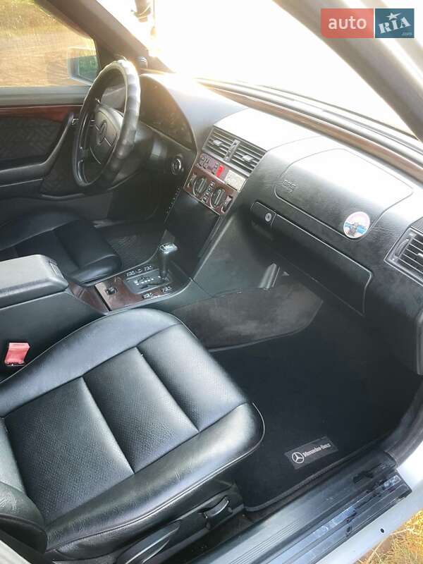 Седан Mercedes-Benz C-Class 1995 в Виннице фото 23 Седан Mercedes-Benz C-Class 1995 в Виннице