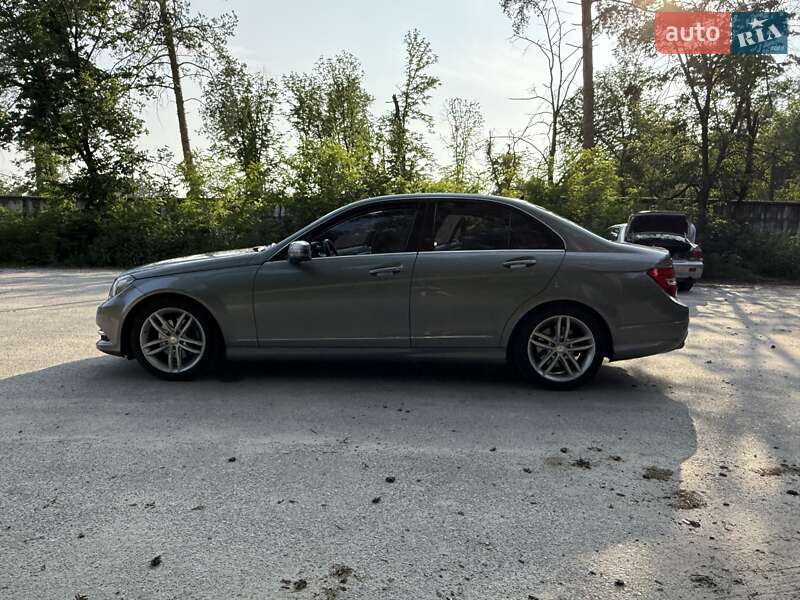 Седан Mercedes-Benz C-Class 2012 в Киеве