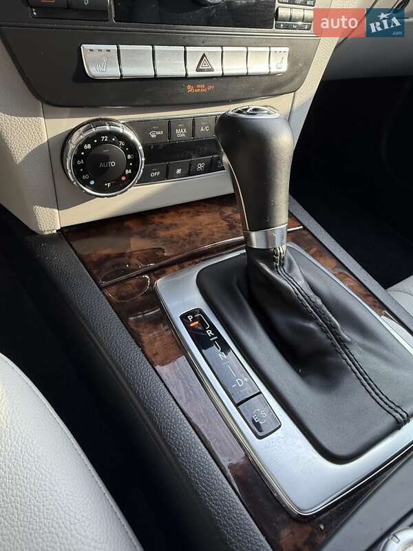Седан Mercedes-Benz C-Class 2012 в Киеве