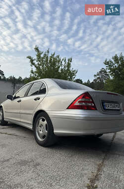 Седан Mercedes-Benz C-Class 2004 в 