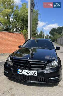 Седан Mercedes-Benz C-Class 2009 в Днепре