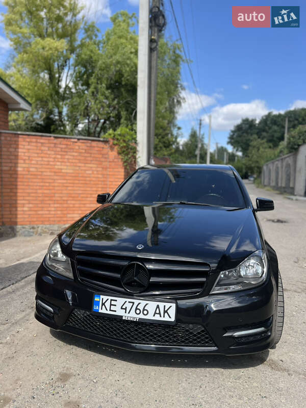 Седан Mercedes-Benz C-Class 2009 в 