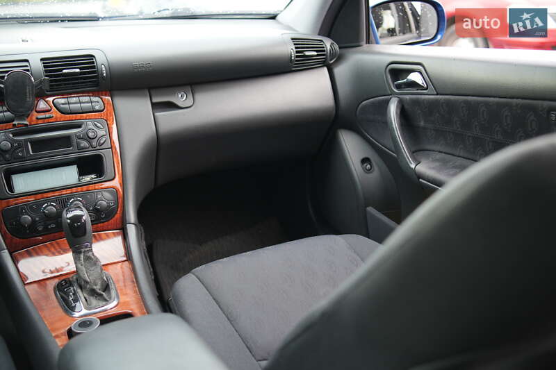 Седан Mercedes-Benz C-Class 2003 в Луцке