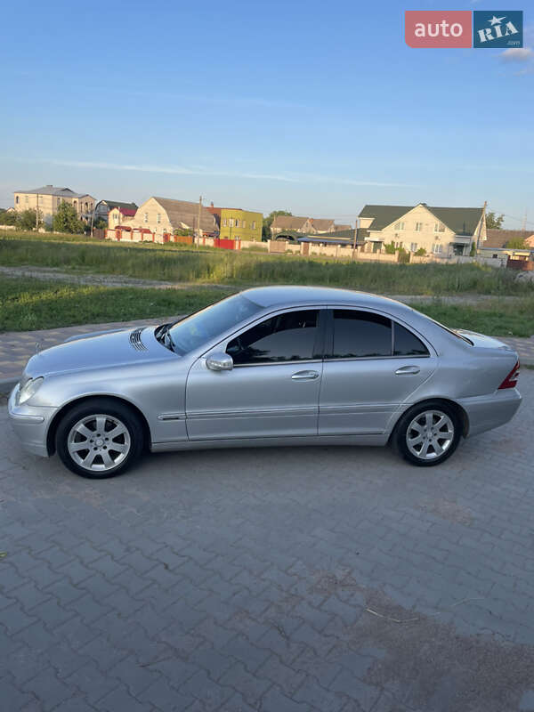 Седан Mercedes-Benz C-Class 2002 в Житомирі