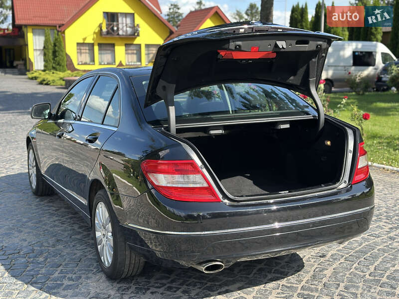 Седан Mercedes-Benz C-Class 2007 в Староконстантинове