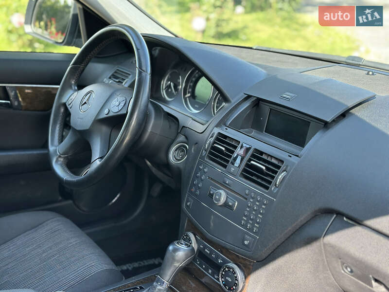Седан Mercedes-Benz C-Class 2007 в Староконстантинове
