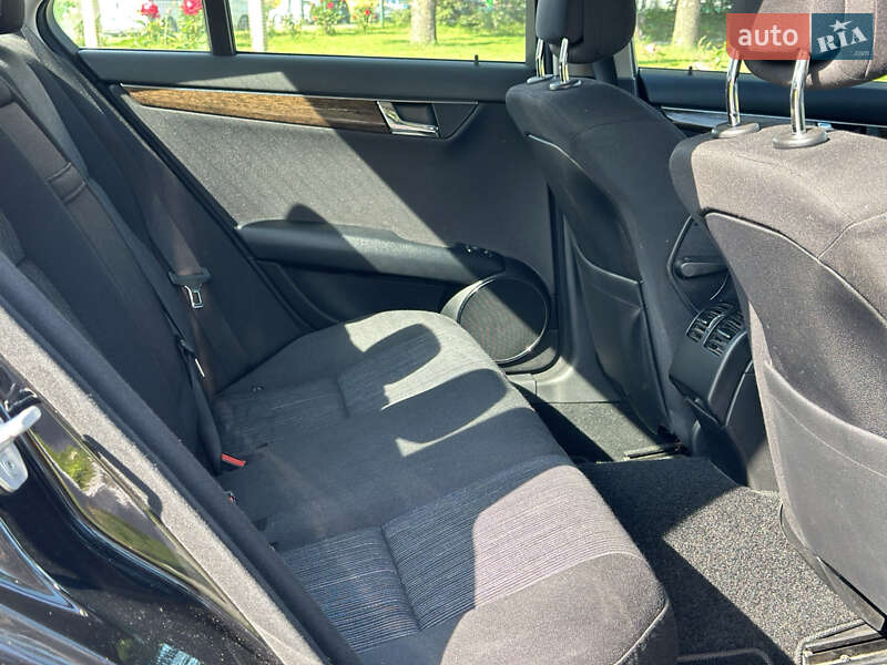 Седан Mercedes-Benz C-Class 2007 в Староконстантинове