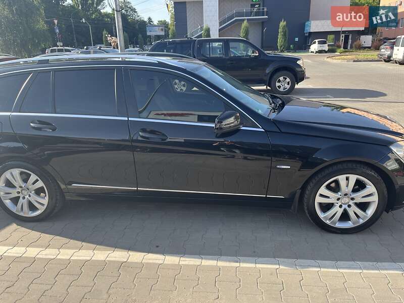 Универсал Mercedes-Benz C-Class 2011 в Виннице
