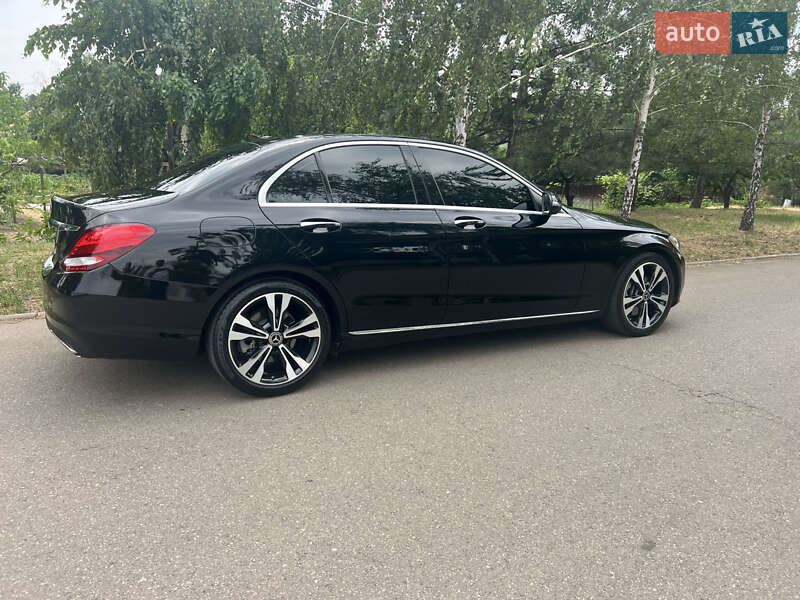 Седан Mercedes-Benz C-Class 2017 в Кривом Роге