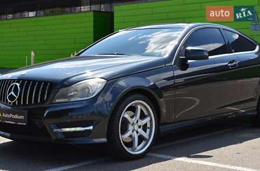 Купе Mercedes-Benz C-Class 2011 в 