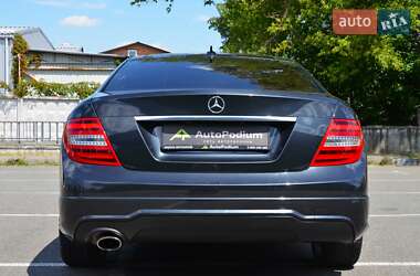 Купе Mercedes-Benz C-Class 2011 в 