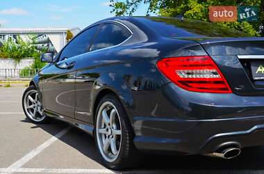 Купе Mercedes-Benz C-Class 2011 в 