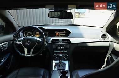 Купе Mercedes-Benz C-Class 2011 в 