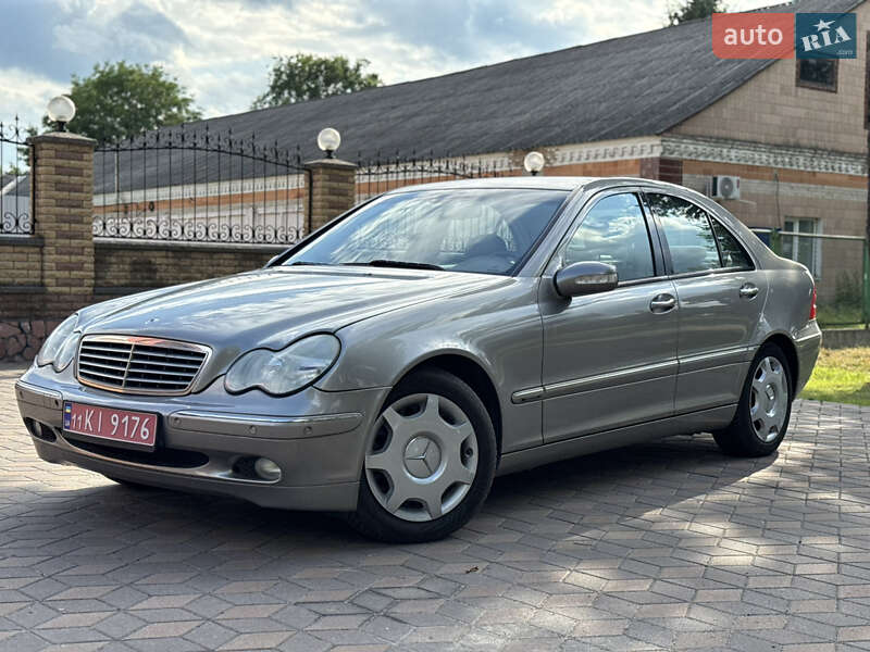 Седан Mercedes-Benz C-Class 2005 в Лубнах