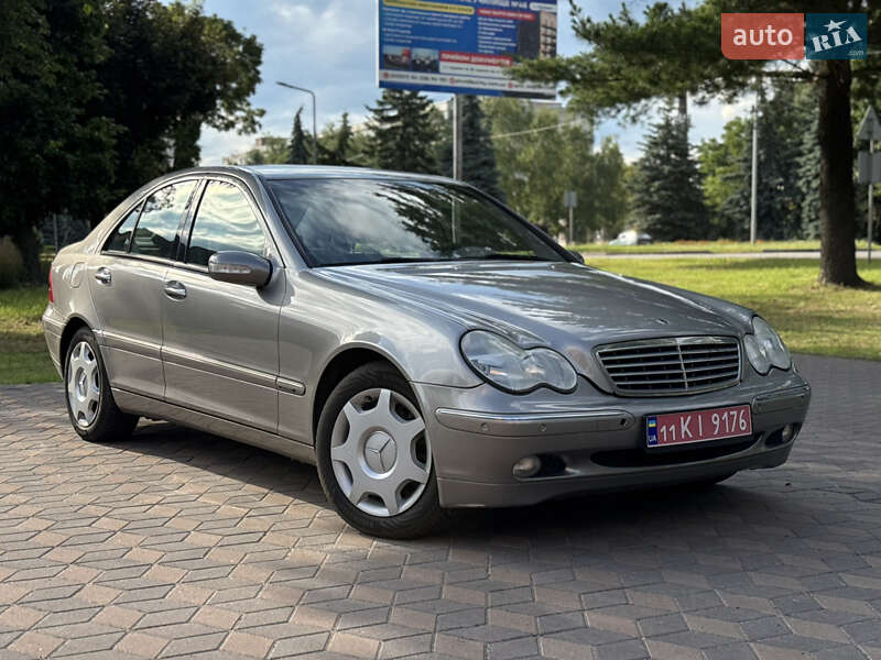 Седан Mercedes-Benz C-Class 2005 в Лубнах