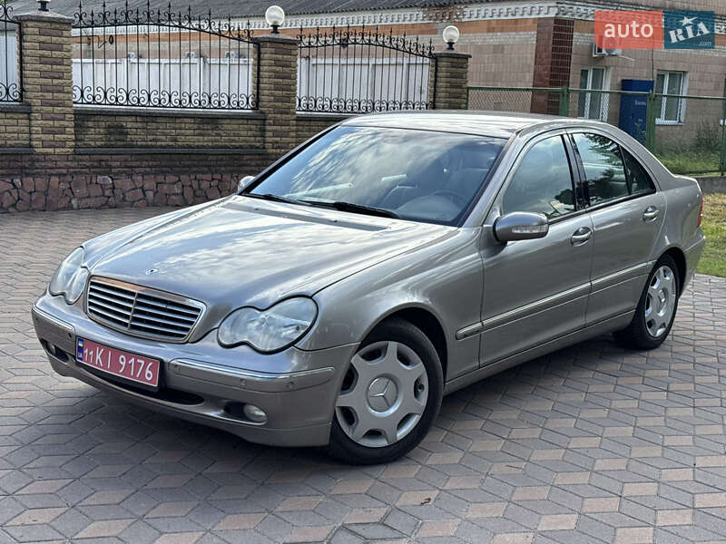 Седан Mercedes-Benz C-Class 2005 в Лубнах