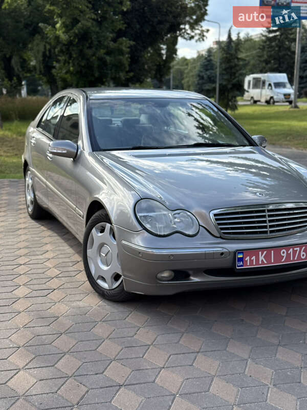 Седан Mercedes-Benz C-Class 2005 в Лубнах