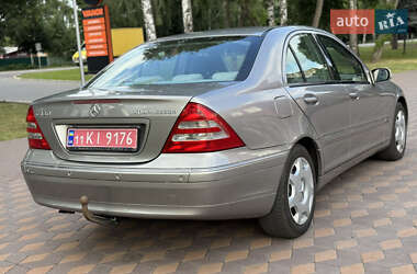 Седан Mercedes-Benz C-Class 2005 в 