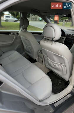 Седан Mercedes-Benz C-Class 2005 в 