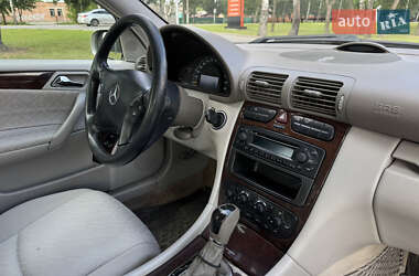 Седан Mercedes-Benz C-Class 2005 в 