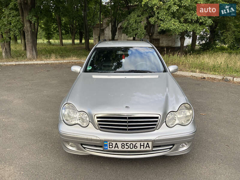 Універсал Mercedes-Benz C-Class 2004 в Гайвороні