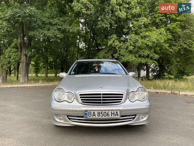 Mercedes-Benz C-Class 2004