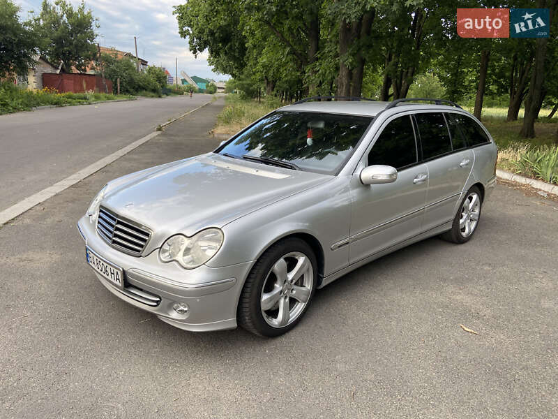 Універсал Mercedes-Benz C-Class 2004 в Гайвороні