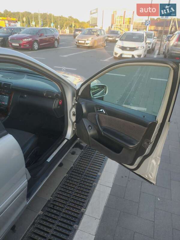 Седан Mercedes-Benz C-Class 2000 в Луцьку