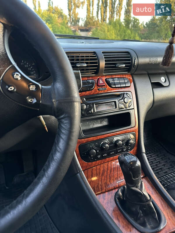 Седан Mercedes-Benz C-Class 2003 в Білій Церкві