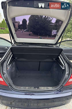 Купе Mercedes-Benz C-Class 2004 в 