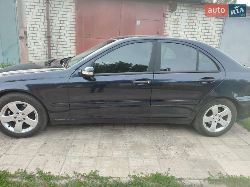 Седан Mercedes-Benz C-Class 2000 в Харкові